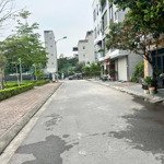 Bán đất tái định cư giang biên, 69m2 giá tốt