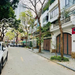 Tây hồ - lạc long quân, nhà đẹp, 62m2 - 5tầng - rộng 5,7m , ô tô tránh, sát phố, nhà ở full nội thấ