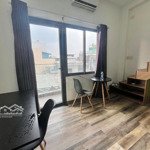 Thuê căn hộ có ban công thang máy full nội thất ngay phan xích long, phú nhuận