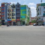 Cho thuê tầng 1 150m2 trong nhà biệt thự gần cầu sài gòn đường 19b. đủ tiện ích xung quanh
