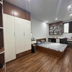 Nhà chung cư có 102 lô góc - sang - xịn