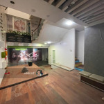 Cho thuê nhà mp hào nam: 120m2 x 5 tầng, mt: 7m, nhà mới, nguyên căn, vệ sinh kk. lh: 0974557067