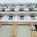 Cho thuê nhà mới 100% , có 4 pn tiện ở - làm văn phòng công ty ngay quốc lộ 13- phạm văn đồng