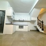 Chính chủ gửi bán nhà đê la thành ngõ nông, kd, dân xây, 64m2, 3t