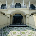 Nhà tân cổ điển cao cấp, giá rẻ như nhà cấp 4, ngay cổng sau chợ changshin diện tích 100m2 sổ riêng