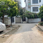 Bán nhà bát khối vườn hồ diện tích rộng mặt tiền khủng 9m ô tô tránh chạy vòng quanh giá đầu tư