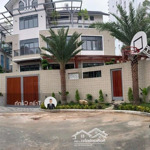 Cho thuê biệt thự có hồi bơi, nội thất hiện đại. lh chính chủ 0908355588