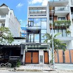 Cho thuê nhà phố gần uỷ ban tân hưng đối diện công viên cty bđs s home