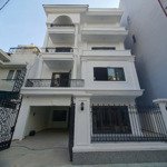 Cho thuê nhà mt nguyễn thế lộc, khu k300. dt: 9x20m. trệt 3 lầu, gara ô tô. giá 40tr/tháng