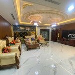 Bán nhà phố vip hoàng quốc việt, phân lô ô tô vào nhà, ngõ rộng, hai thoáng, 70m2*5t.