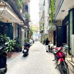 Hàng hiếm tại trần duy hưng, 18,5 tỷ, 65m2, 11 phòng cho thuê, đầy đủ pccc, cách phố 2 nhà