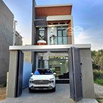 Nhà phố 1 trệt 1 lầu mặt tiền dx 070 định hoà thủ dầu một; dt 5x20; full nội thất; 3 phòng ngủ