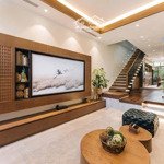Chị gái em cần bán gấp nhà phố mới xây ngay trung tâm, khu dân cư xương giang - tp bắc giang