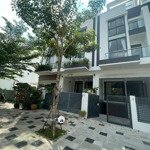 Cho thuê nhà nguyên căn gần đảo kim cương, q2 - 5x20m, hầm, 3 lầu - sẵn thang máy. giá thuê 63tr/th