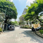 Bán biệt thự cao cấp vườn đào 6 tầng 231m2 view vườn hoa sổ đỏ vuông đẹp giá 129 tỷ.