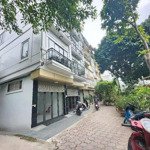 Nhà view nhà mới xây 3 năm hồ oto ngủ trong nhà phố tân mai cực hiếm 40m2 sổ a4 mt 4,1m chỉ 9,8 tỷ