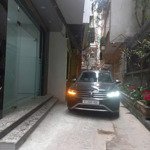 Gia đình cần bán nhà 629 kim mã, ngọc khánh dt 52m2 xây 7 t mt 5 m ô tô qua nhà giá bán 20 tỷ