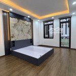 Cách phố vài bước chân, phố giải phóng, dt 35m, 5 tầng, mt 3.7m, giá 6.6 tỷ.