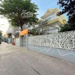 Nhà 4 lầu, ngay nhà ga t3, gía tốt nhất khu vực. cần bán gấp