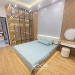 Bán nhà gốc đề hoàng mai 42m 5 tầng, nhà đẹp sổ đỏ, 7.06 tỷ nội thất hạng sang