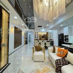 Căn hộ vinhomes central park 4 phòng ngủ nội thất luxury mới 150m có 2 bồn tắm. lh 0768892255