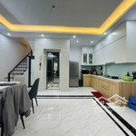 Tôi cần bán nhà trương định 36m 5 tầng thang máy mt 5.5m gần phố ngõ to tiện ở sướng chỉ 8 tỷ
