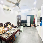 Nhỉnh 2 tỷ sân riêng - nội thất nhập khẩu - lô góc 2 thoáng - ba gác đỗ cửa - cách ôtô đỗ dừng 30m