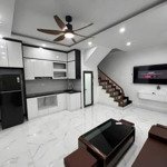 Cho thuê nhà nguyên căn ngọc thụy full nội thất giá 12: tr
