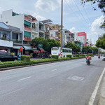 Mặt tiền lạc long quân - cách q.10 2km- ngang 4m - 5 tầng - 54m2 - chỉ 17.xt
