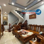 Bán nhà đẹp quận tân bình, 8x15m, 3 lầu 1 sân thượng, nội thất gỗ gõ đỏ, sổ hồng, giá đẹp 17 tỷ