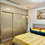 Bán căn hộ chung cư vinhomes west point, 6,5 tỷ vnd, 64m2, 2pn, 2wc đủ đồ, sẵn hđ thuê 20tr