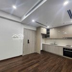 Cho thuê căn hộ cao cấp masterise 3 ngủ 3wc ,dt 73m , giá 15tr/1th , wiew bể bơi