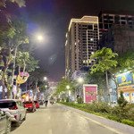Nhà đẹp-dân xây-tây hồ-lotte-hồ tây-cực hiếm-ngõ nông -thông-lạc long quân dt:35 m- mt 3,7 m