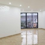 Mặt phố - trần khát chân - kinh doanh đỉnh - vỉa hè rộng - thang máy