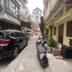 Lạc long quân 50m, 6 tầng, thang máy, ô tô kinh doanh 11.5 tỷ.
nhà xây 6 tầng kiên cố, thang