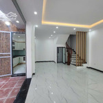 Nhà mới ô tô đỗ cửa ngũ hiệp thanh trì dt 45m2 4 tầng mt 4,5m chào 5,3 tỷ