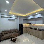 Cho thuê căn 2 ngủ 80m2 full đồ phố ngọc thụy gần trường pháp, công viên giá 9 triệu:lh 0916393862