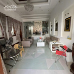 Bán nhà 170.4m2, ngang 8.2m, nở hậu 8.7m - mặt tiền đường cổ loa, giá 19 tỷ, khu bàn cờ nha trang