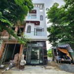 Nhà đẹp gần ngã tư bình chuẩn, cách dt743 chỉ 100m