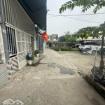 Nhà kiệt 546 tôn đản, kiệt ô tô đậu trước nhà, rất gần đường lớn. gác lửng đúc.