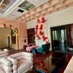 Căn hộ triplex (thông 3,5 tầng) tại hàng bài, 31,5 tỷ, 320m2 chính chủ giá siêu hời