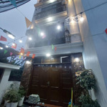 Trung tâm thanh trì - nhà đẹp như mới - 4 chỗ đỗ cổng - tặng nhiều nội thất - ở cực sướng