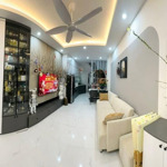 Bán căn nhà đường hoàng mai, quận hoàng mai, hn. 4 ngủ, 5 tầng, mặt tiền 3,2m. 7 tỷ 0916800007 thu