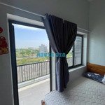 Cho thuê căn hộ ở tầng thượng. chỉ có 1 căn ở tầng này. có 2 ban công trước và sau