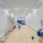 Bán nhà 6 tầng ngay lạc long quân cầu giấy . lh 0973919356