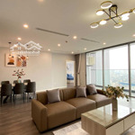 Chính chủ bán căn góc 3 phòng ngủ 110m, sổ đỏ lâu dài, tầng trung view thoáng vinhome wespoint