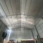 Cho thuê kho mới đường hạ trại, dtsd 220m2, mt 9m, rb, giá 15tr/th