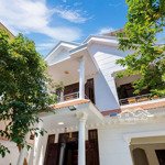 Biệt thự 327 m2 lạc long quân cạnh công viên bờ hồ, ra biển bãi sau 700m giá tốt nhất chỉ 26 tỷ