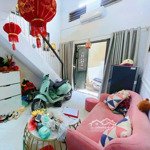 5.2 tỷ, dt 23m2 tầng 2, 3 tầng, gác lửng, 2 ngủ, 50m ô tô tránh, ngõ thông phong, đống đa