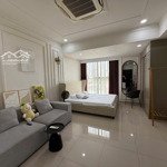Văn phòng 53m2, 1pn, ntcb ở the sun avenue tháp trung tâm chỉ 13 triệu/ tháng